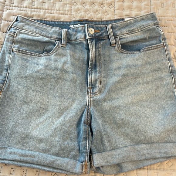Shorts - Picture 1 of 4